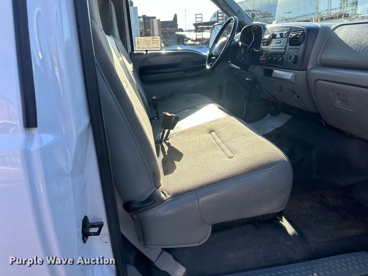 image for item DQ0628 2005 Ford  F550 utility / service truck