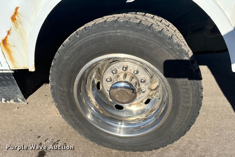 image for item DQ0628 2005 Ford  F550 utility / service truck