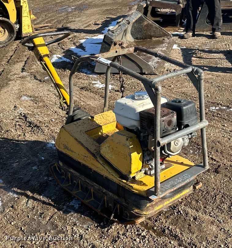 image for item DQ0629 Wacker BPU3345R plate compactor