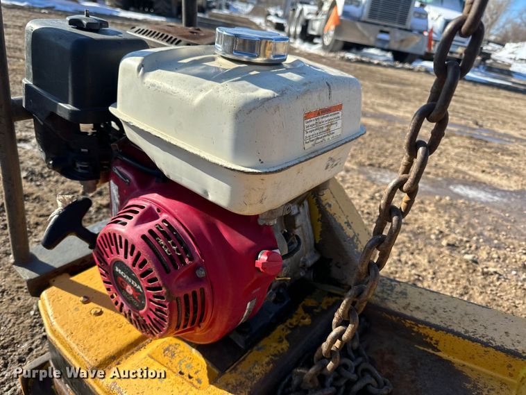 image for item DQ0629 Wacker BPU3345R plate compactor