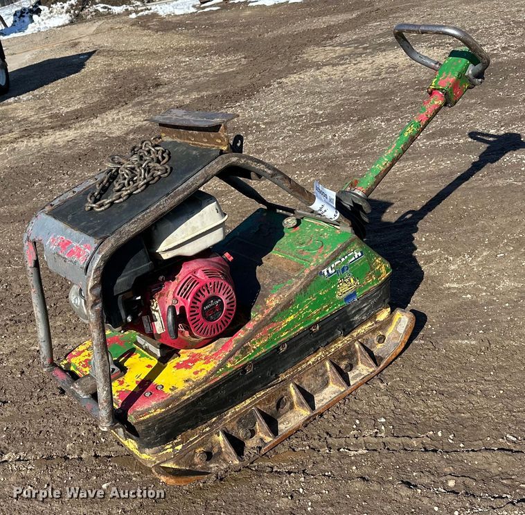 image for item DQ0631 Wacker BPU3345R plate compactor