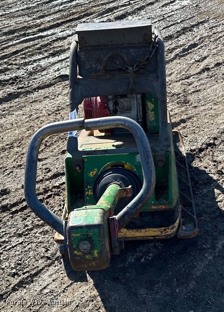 image for item DQ0631 Wacker BPU3345R plate compactor