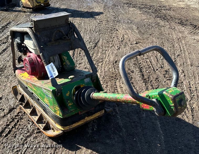 image for item DQ0631 Wacker BPU3345R plate compactor