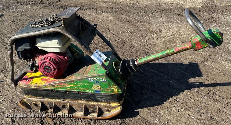 image for item DQ0631 Wacker BPU3345R plate compactor