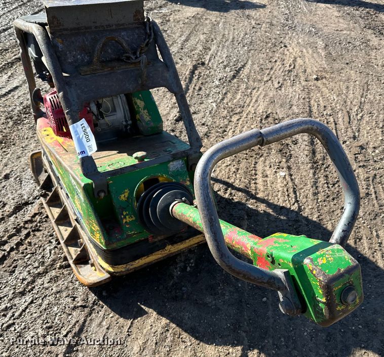 image for item DQ0631 Wacker BPU3345R plate compactor