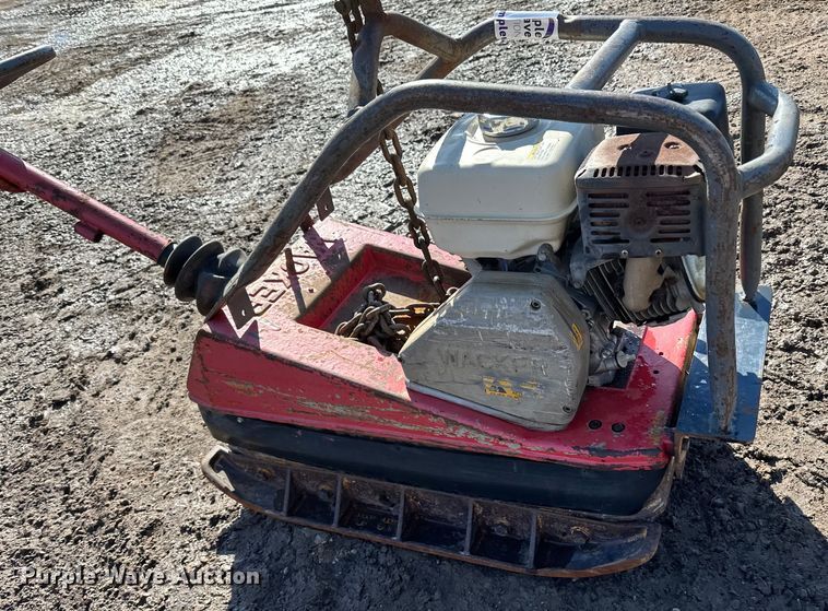 image for item DQ0632 Wacker BPU3345R plate compactor