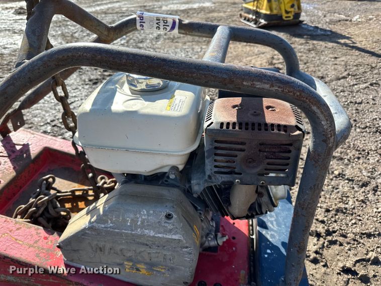 image for item DQ0632 Wacker BPU3345R plate compactor