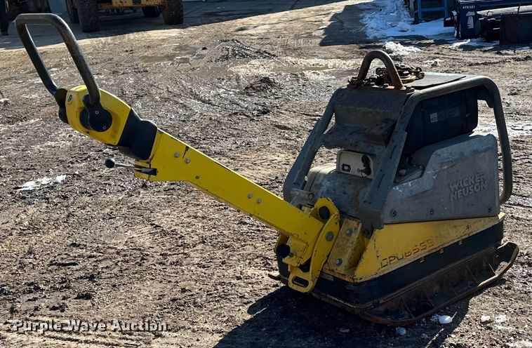 image for item DQ0633 2016 Wacker Neuson DPU6555 plate compactor