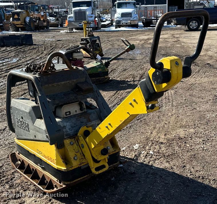 image for item DQ0633 2016 Wacker Neuson DPU6555 plate compactor