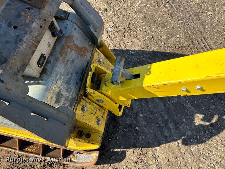image for item DQ0633 2016 Wacker Neuson DPU6555 plate compactor