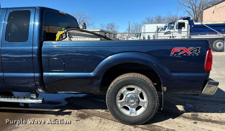 image for item DQ0637 2013 Ford  F250 SuperCab pickup truck