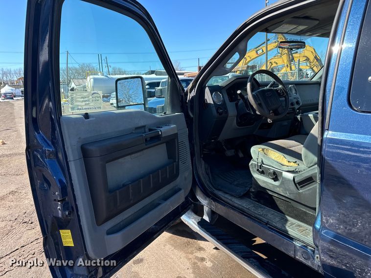 image for item DQ0637 2013 Ford  F250 SuperCab pickup truck