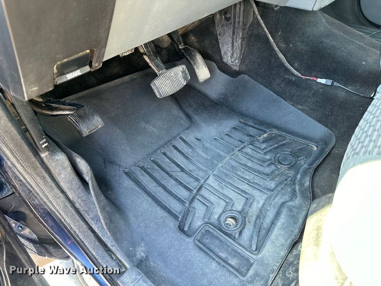 image for item DQ0637 2013 Ford  F250 SuperCab pickup truck