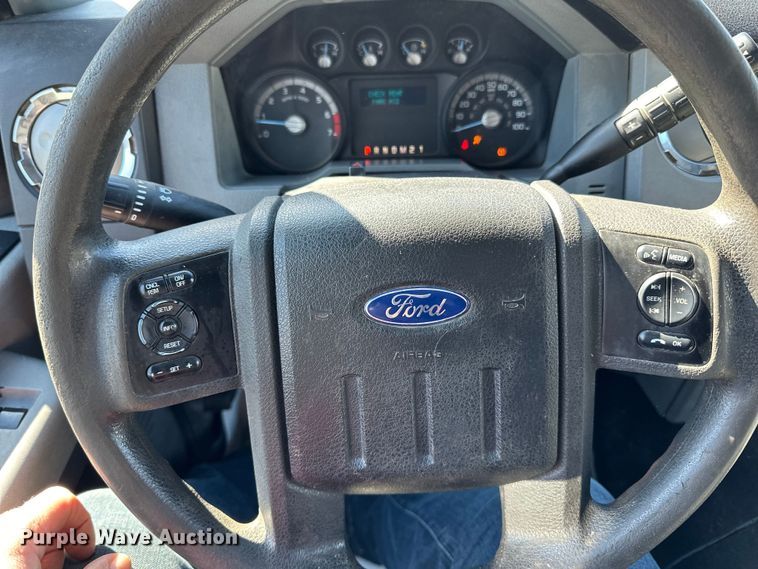 image for item DQ0637 2013 Ford  F250 SuperCab pickup truck