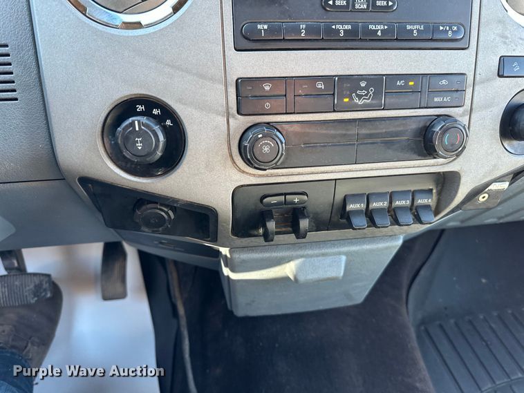 image for item DQ0637 2013 Ford  F250 SuperCab pickup truck