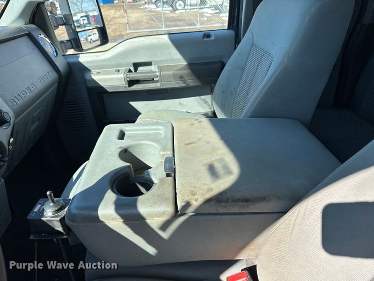 image for item DQ0637 2013 Ford  F250 SuperCab pickup truck