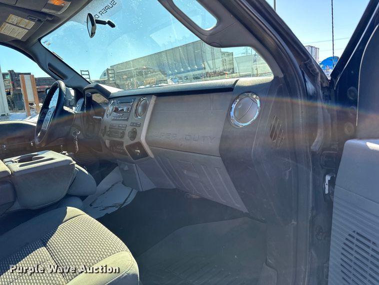 image for item DQ0637 2013 Ford  F250 SuperCab pickup truck