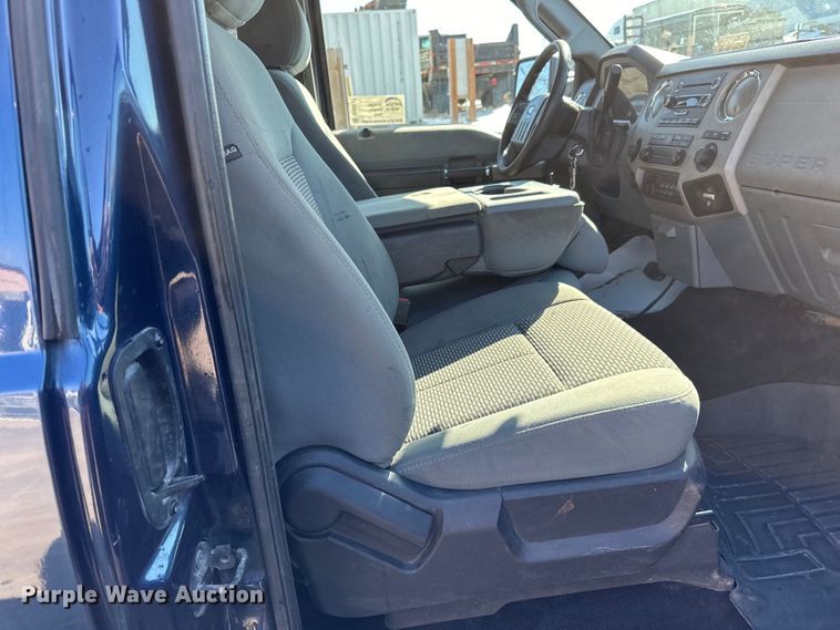 image for item DQ0637 2013 Ford  F250 SuperCab pickup truck