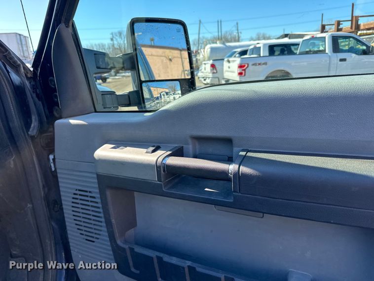 image for item DQ0637 2013 Ford  F250 SuperCab pickup truck