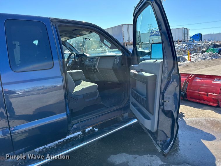 image for item DQ0637 2013 Ford  F250 SuperCab pickup truck