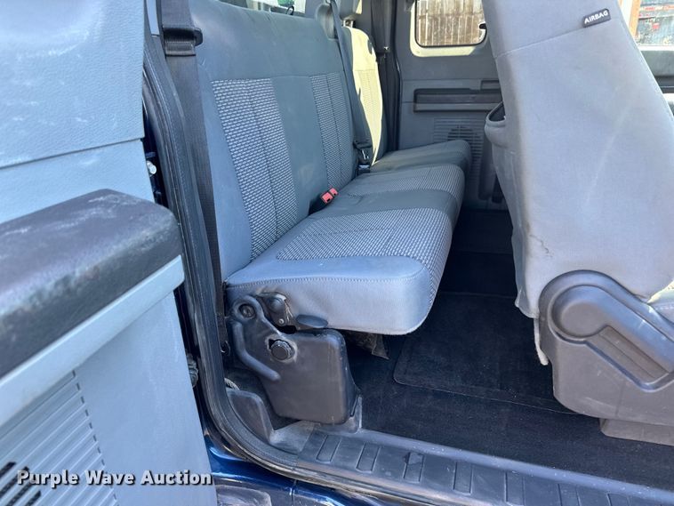 image for item DQ0637 2013 Ford  F250 SuperCab pickup truck