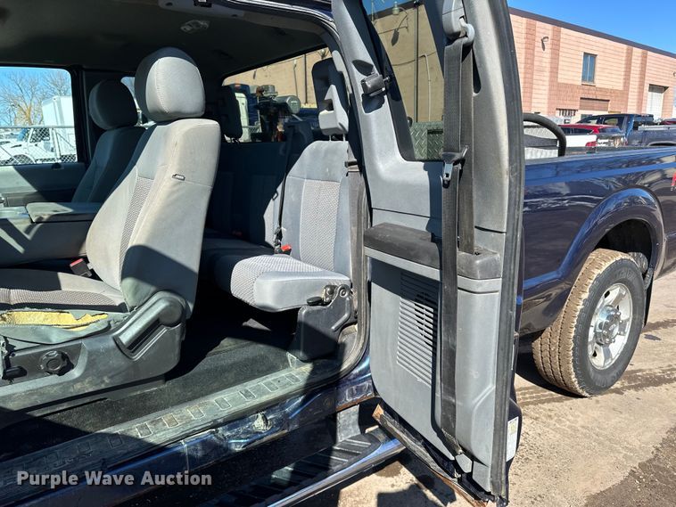 image for item DQ0637 2013 Ford  F250 SuperCab pickup truck