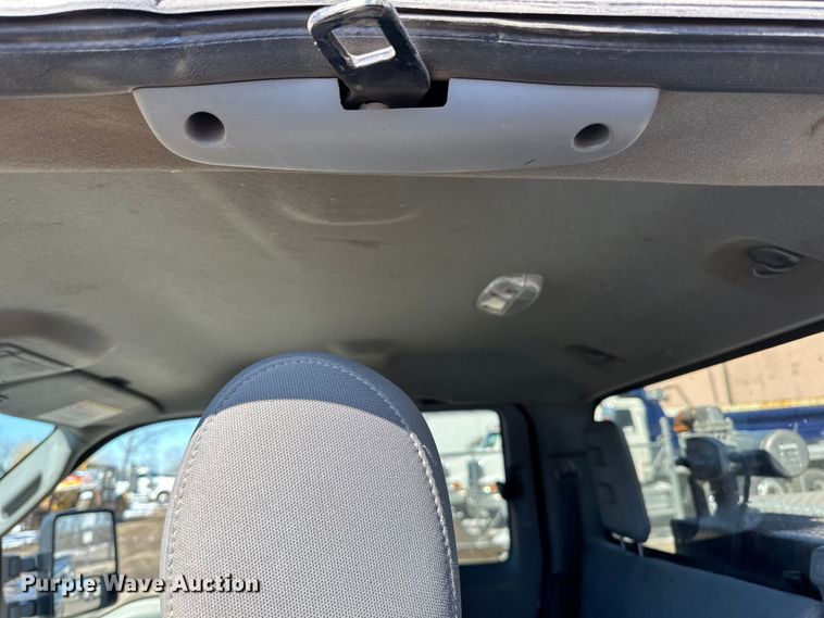 image for item DQ0637 2013 Ford  F250 SuperCab pickup truck