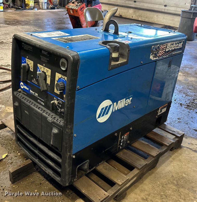 image for item DQ0640 Miller Bobcat 250 welder/generator