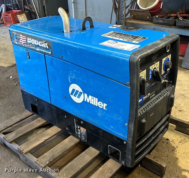 image for item DQ0640 Miller Bobcat 250 welder/generator