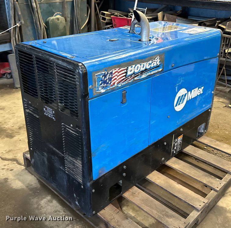 image for item DQ0640 Miller Bobcat 250 welder/generator