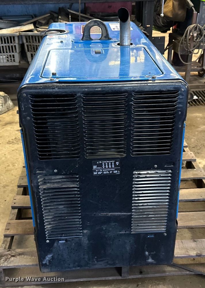 image for item DQ0640 Miller Bobcat 250 welder/generator