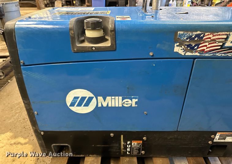 image for item DQ0640 Miller Bobcat 250 welder/generator