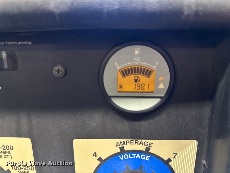 image for item DQ0640 Miller Bobcat 250 welder/generator