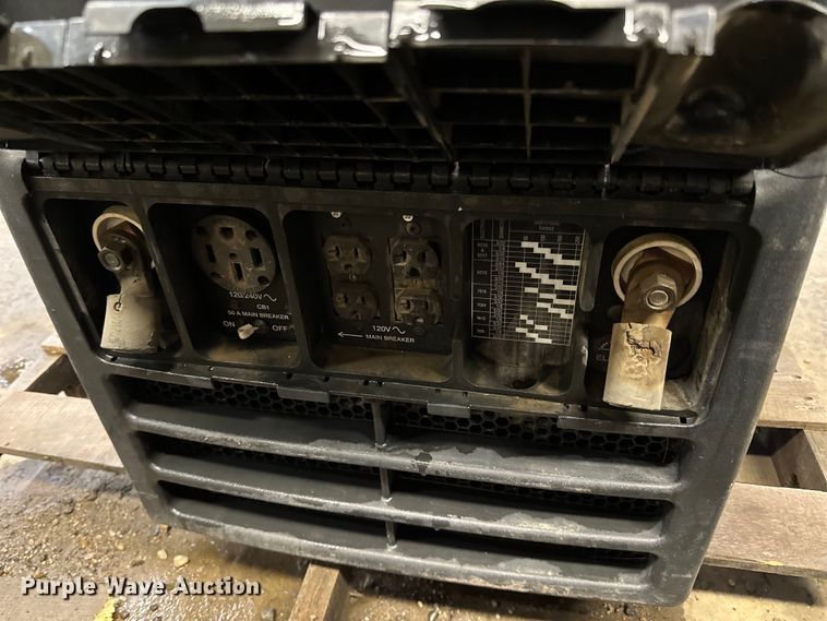 image for item DQ0640 Miller Bobcat 250 welder/generator