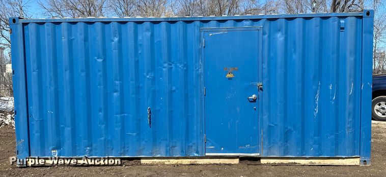 image for item DQ0642 Shipping container with fuel tank