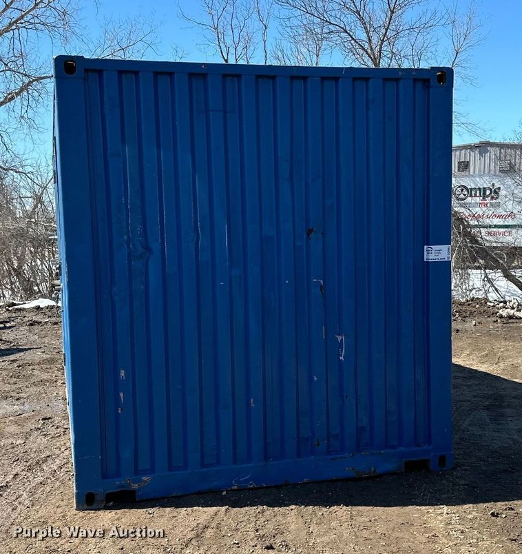 image for item DQ0642 Shipping container with fuel tank