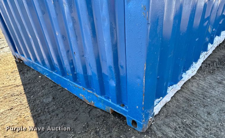 image for item DQ0642 Shipping container with fuel tank