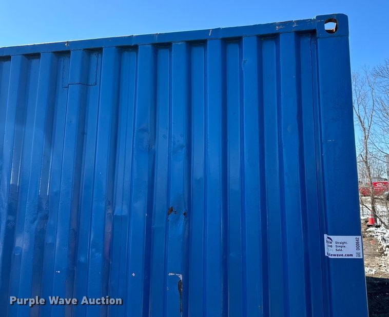 image for item DQ0642 Shipping container with fuel tank