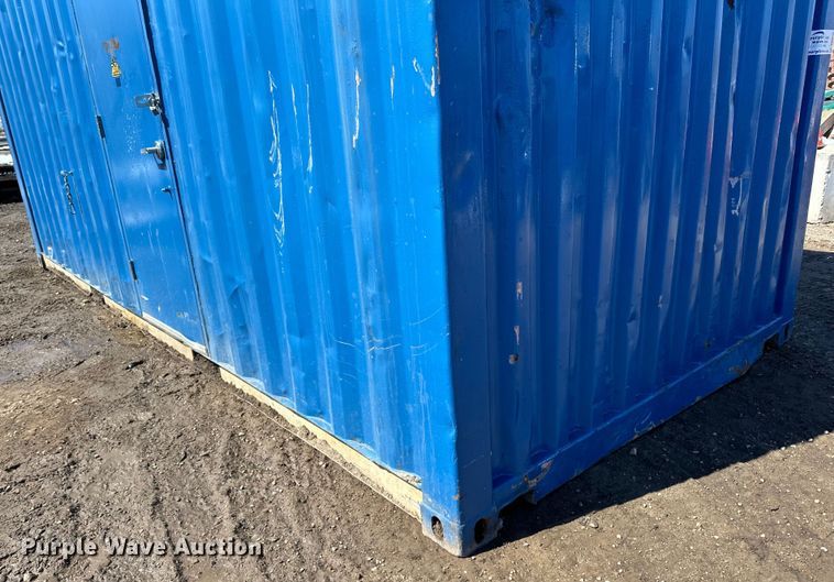image for item DQ0642 Shipping container with fuel tank