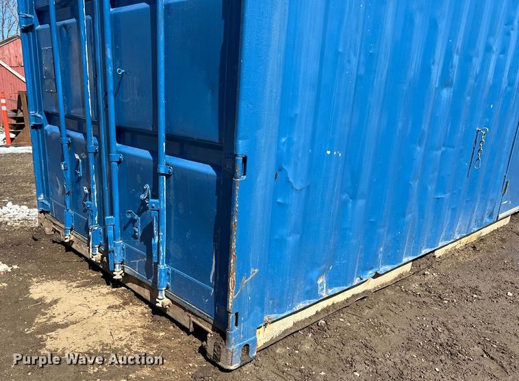 image for item DQ0642 Shipping container with fuel tank