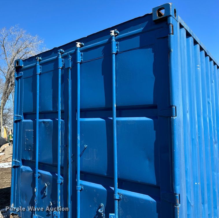 image for item DQ0642 Shipping container with fuel tank