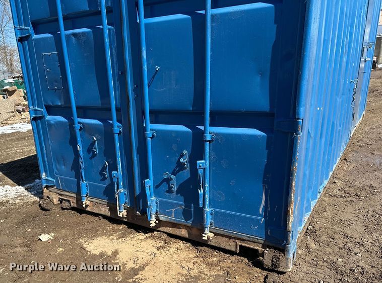 image for item DQ0642 Shipping container with fuel tank