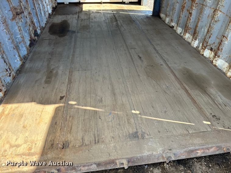 image for item DQ0642 Shipping container with fuel tank