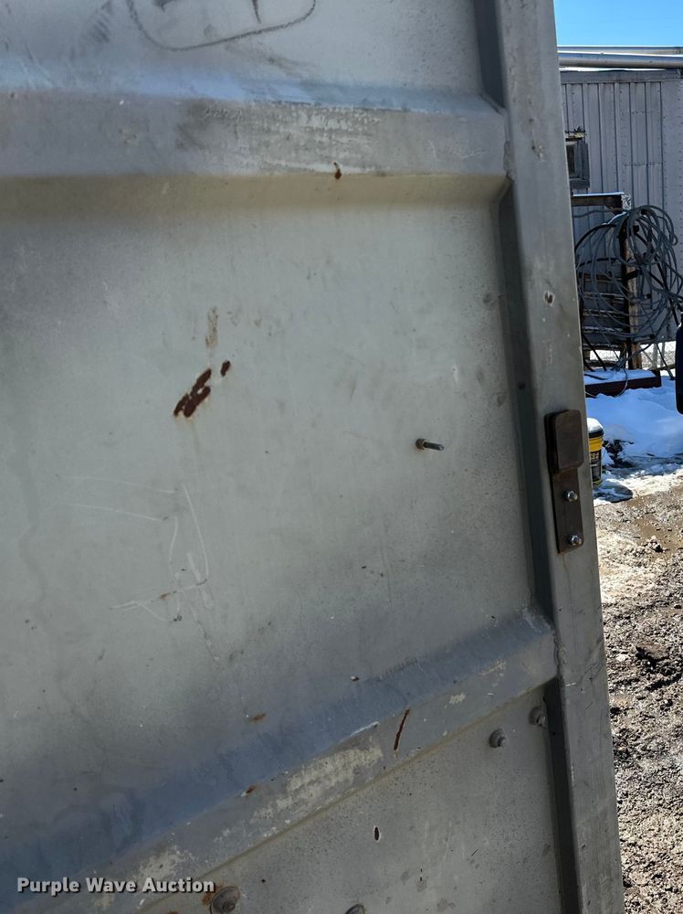 image for item DQ0642 Shipping container with fuel tank