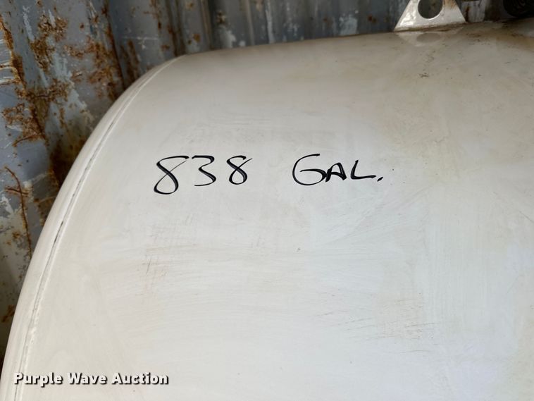 image for item DQ0642 Shipping container with fuel tank