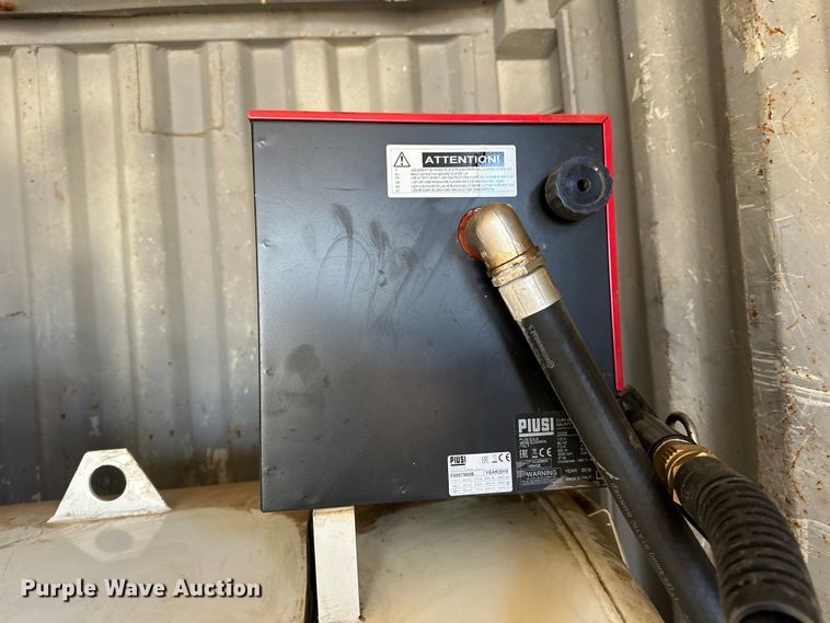 image for item DQ0642 Shipping container with fuel tank