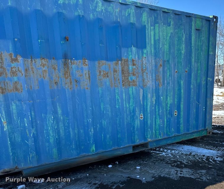 image for item DQ0643 Shipping container with fuel tank