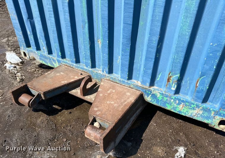 image for item DQ0643 Shipping container with fuel tank