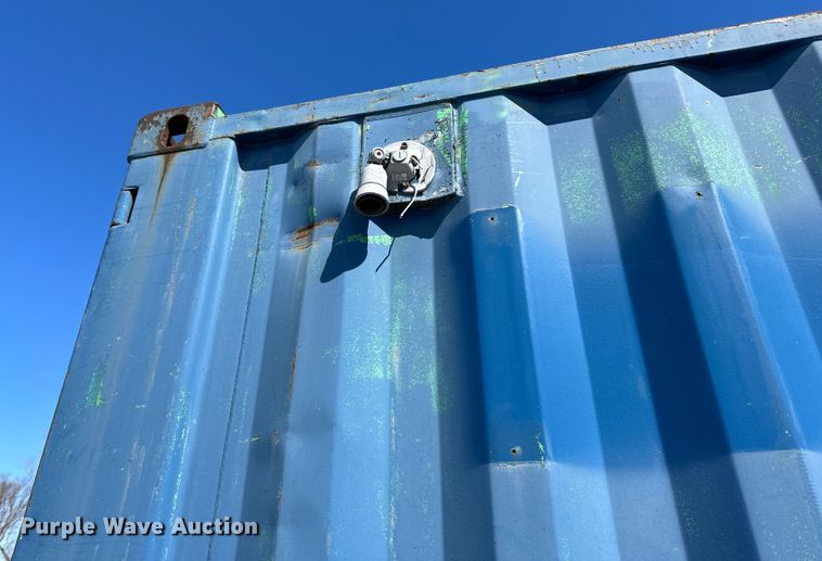 image for item DQ0643 Shipping container with fuel tank