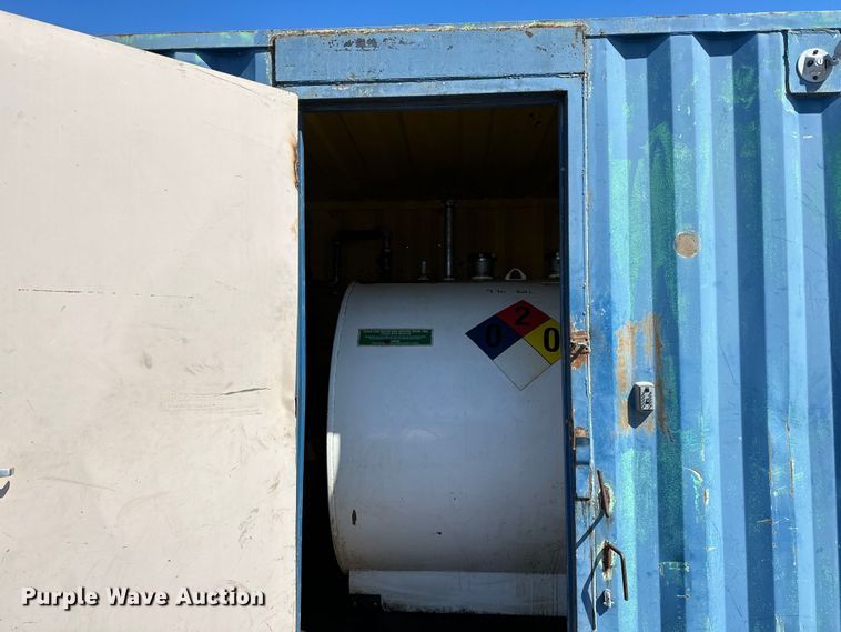 image for item DQ0643 Shipping container with fuel tank